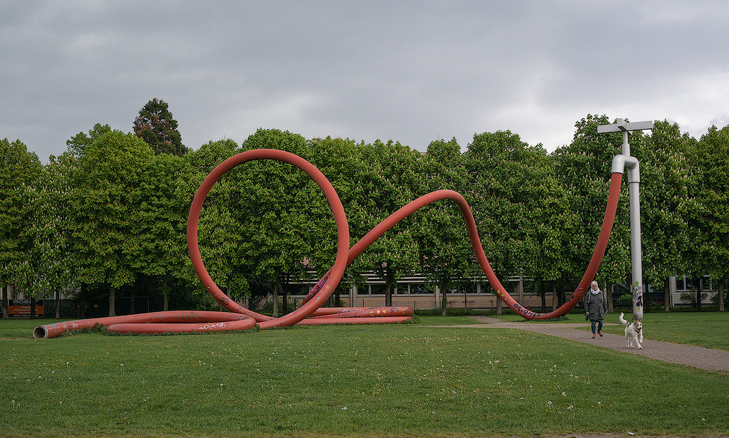 Rhein-04---2017-Rhein-04---201704170016-1-Kopie.jpg - Tolle Skulptur im nahegelegenen Park